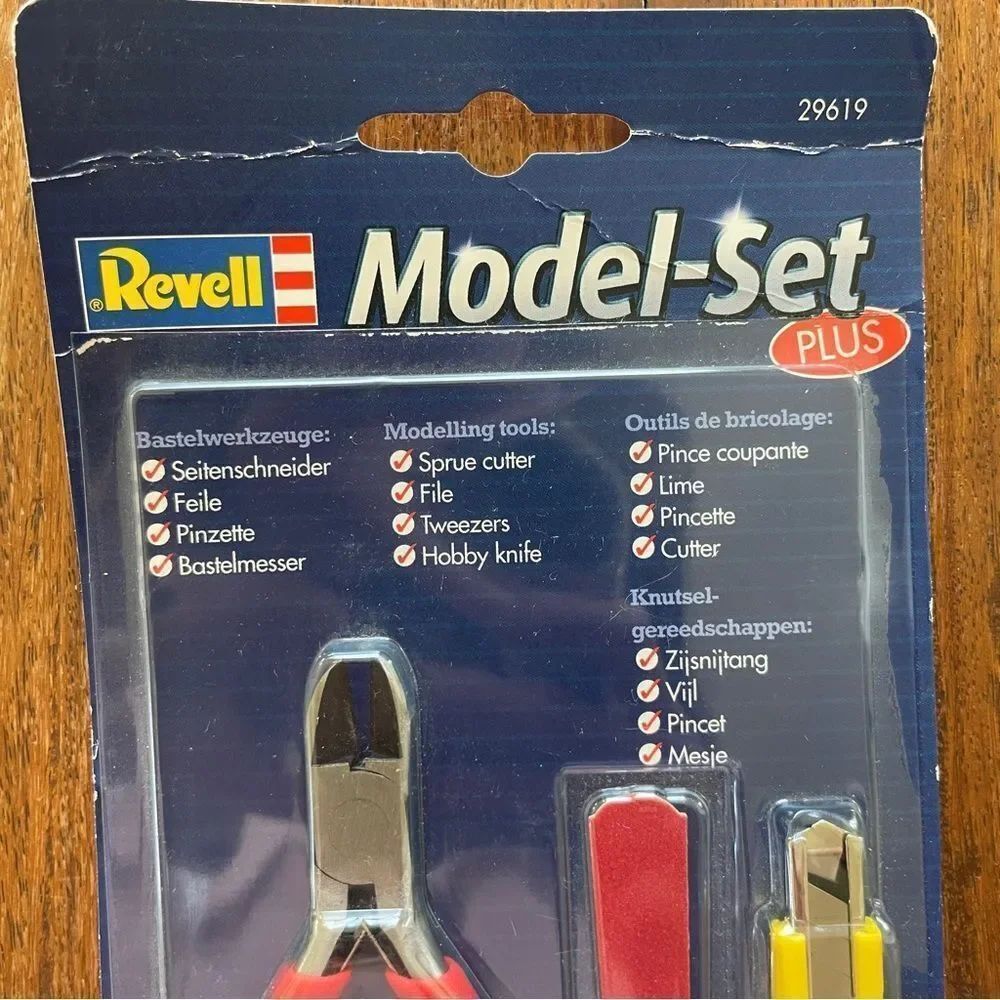 Revell Model-Set Plus with 4 Basic Tools Model Making Crafts - Picture 2 of 7